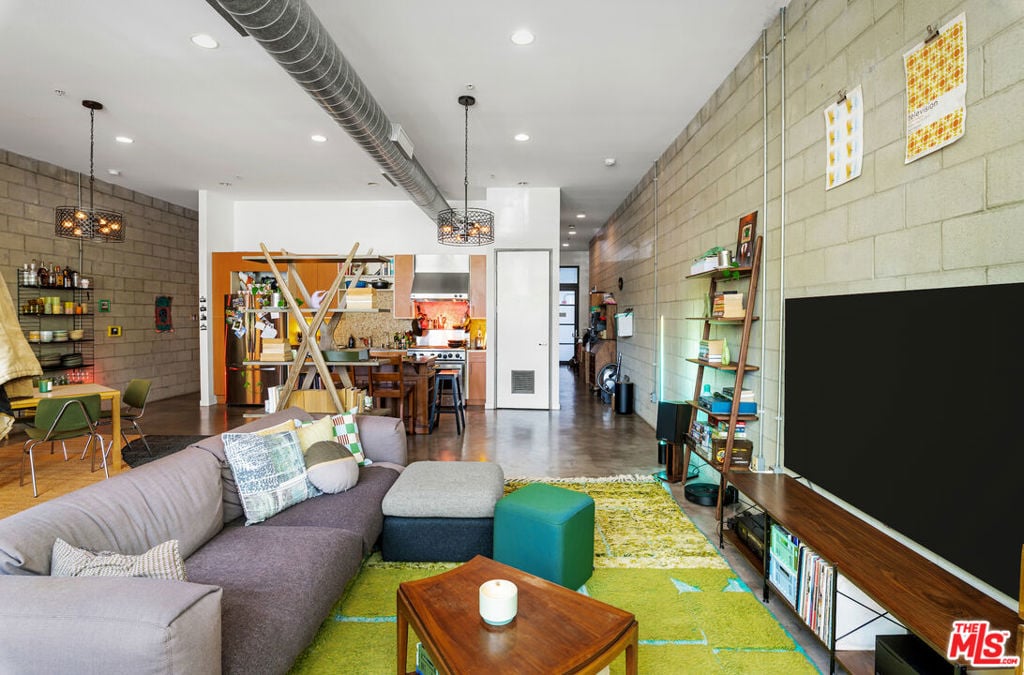 1534 17th St, #102