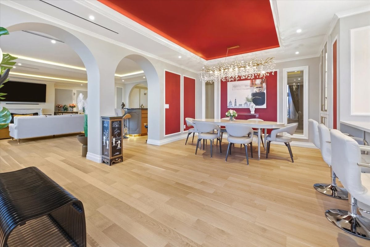 100 Carlyle Drive VG6