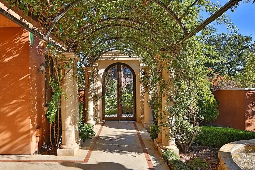Tranquil Opulent