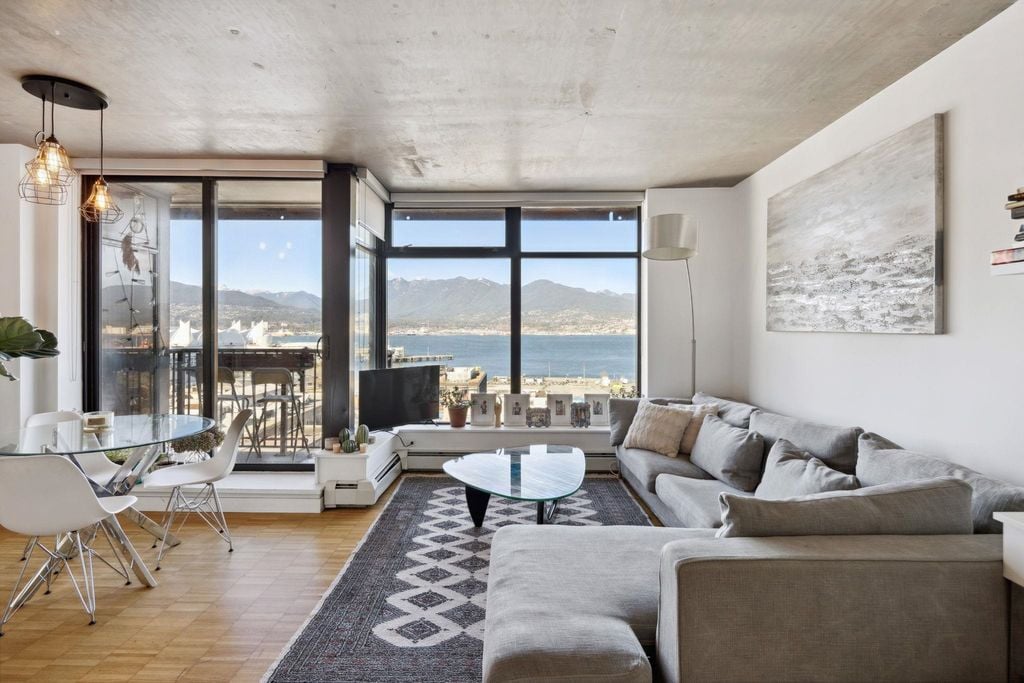 128 W Cordova St, #1601