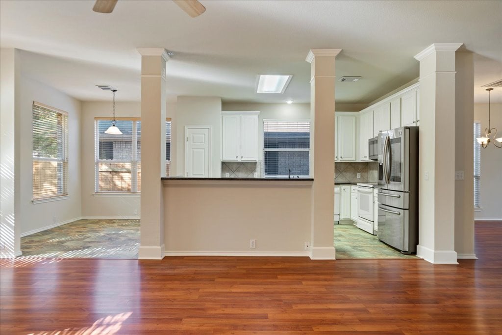 10937 Colonel Winn Loop