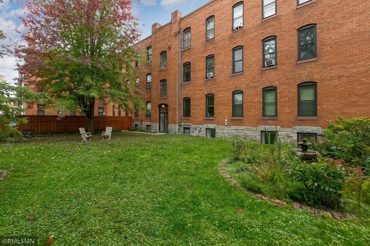 24 Saint Albans St S #7