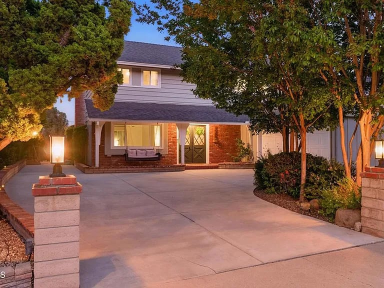 1588 Los Amigos Ave