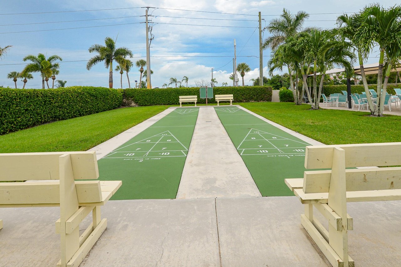 1800 SE Saint Lucie Blvd, #9-305