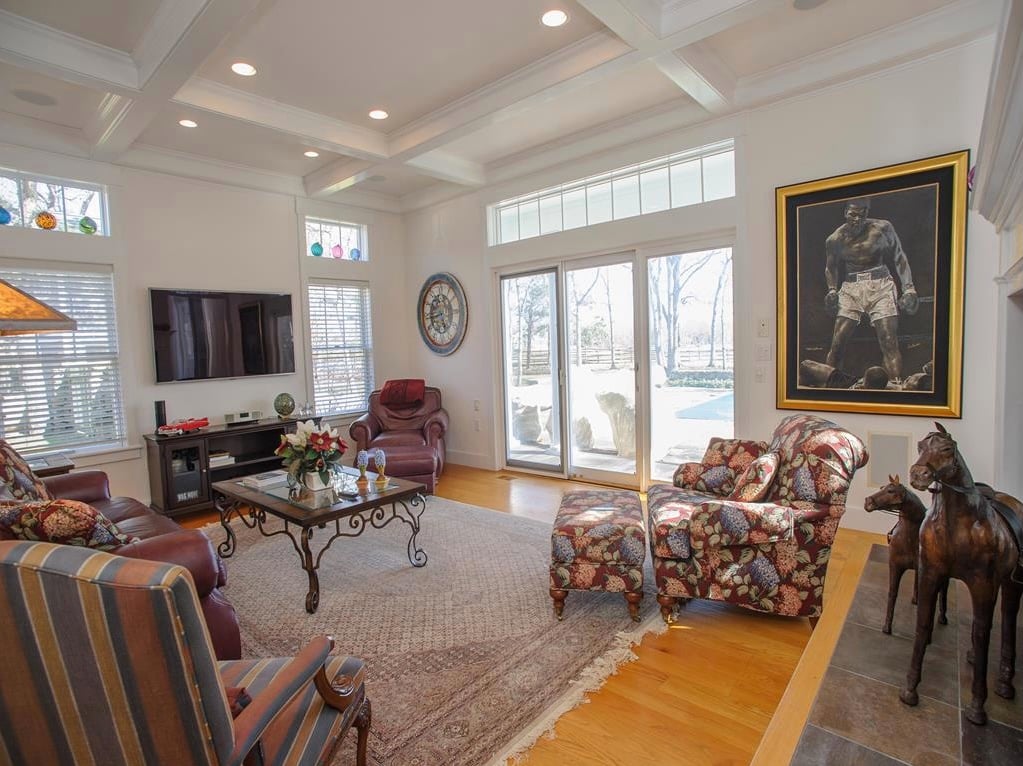 283 Pond Rd