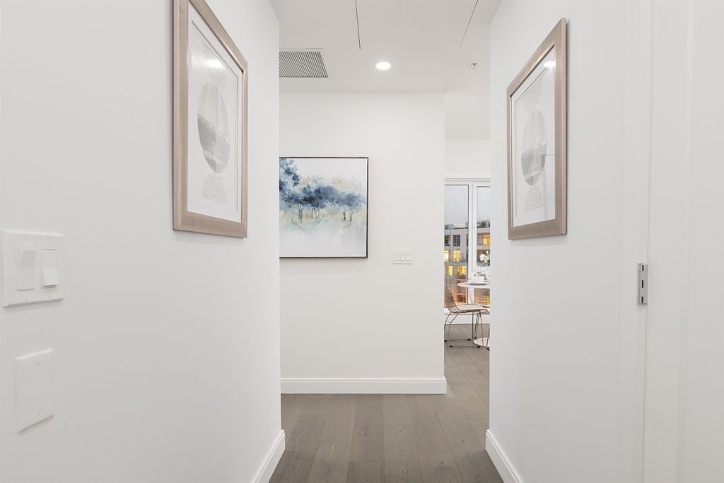 4908 Cambie St, #501