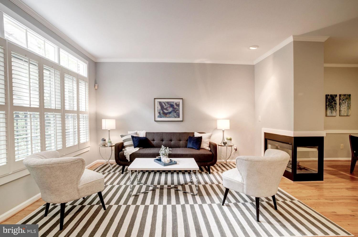 1505 North Colonial Ter