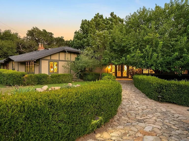 1001 Foothill Rd