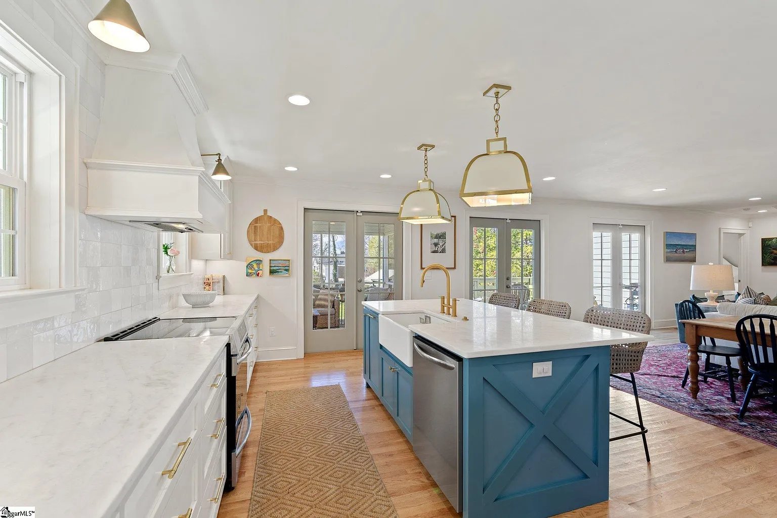 22 N Brookwood Dr