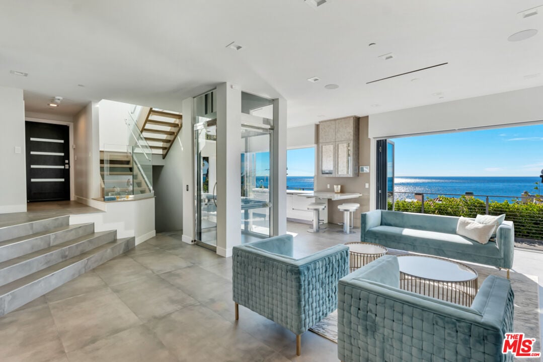 Atlas Heights, Malibu Rd, 90265