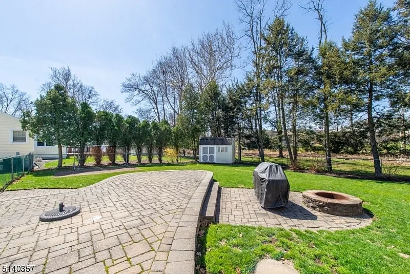 44 Fernwood Cr