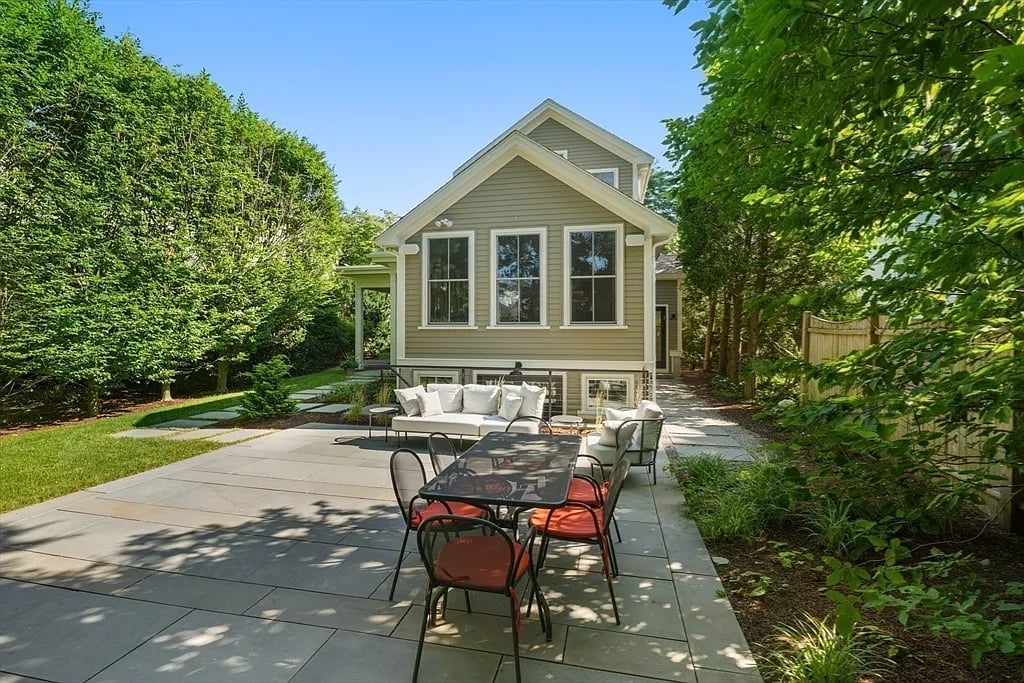 46 Central St