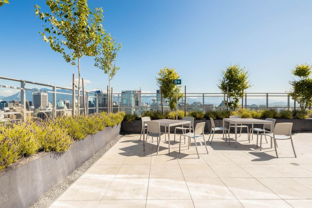 1111 Richards St, #2104