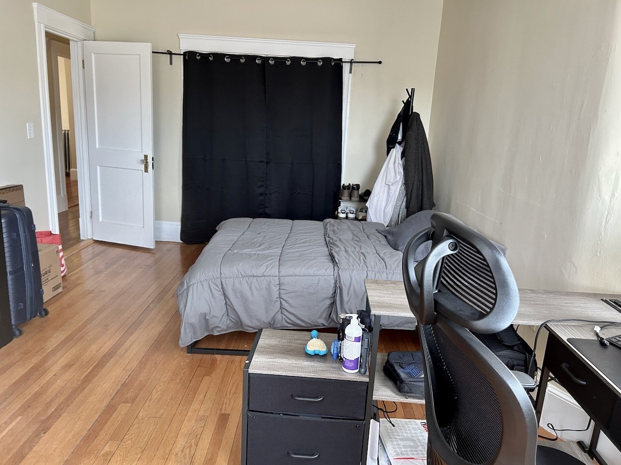 Sunny 4 Bed 2 Bath in the Heart of Brookline - Heat and Hot Water Included - 9.1