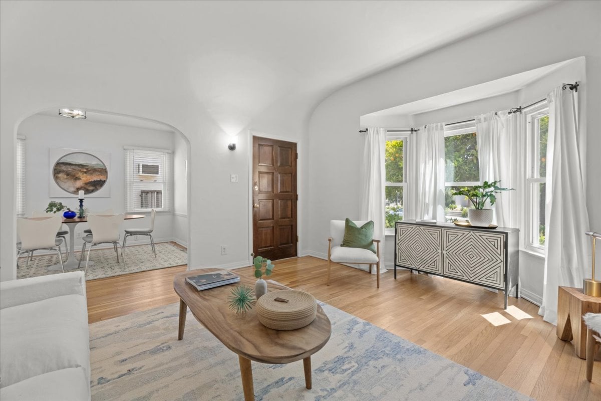 "Island living" in Studio City