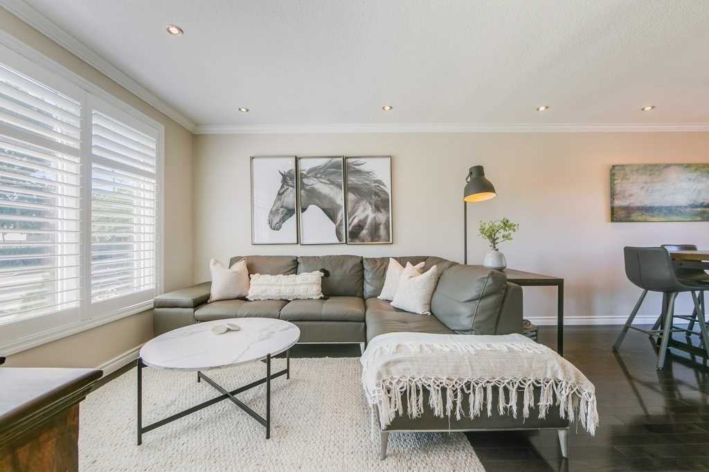 24 Zenith Dr
