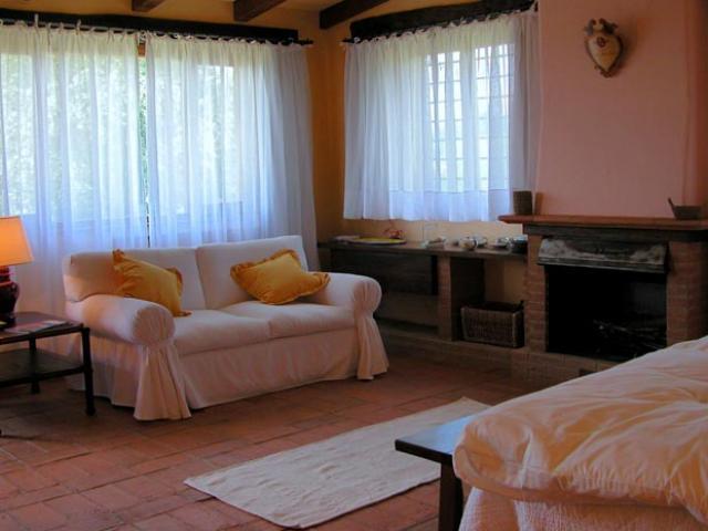 Prestigious Country House with Pool and Land