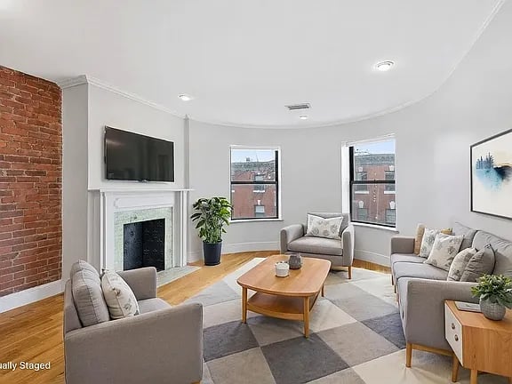 111 Gainsborough St #405