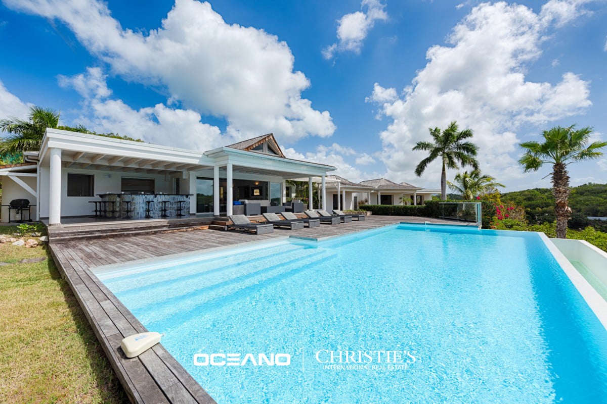 VILLA NO LIMITS AND VILLA CALLISTO