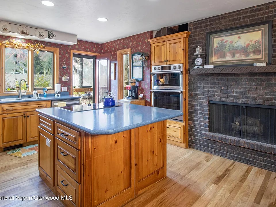 335 Vista Dr