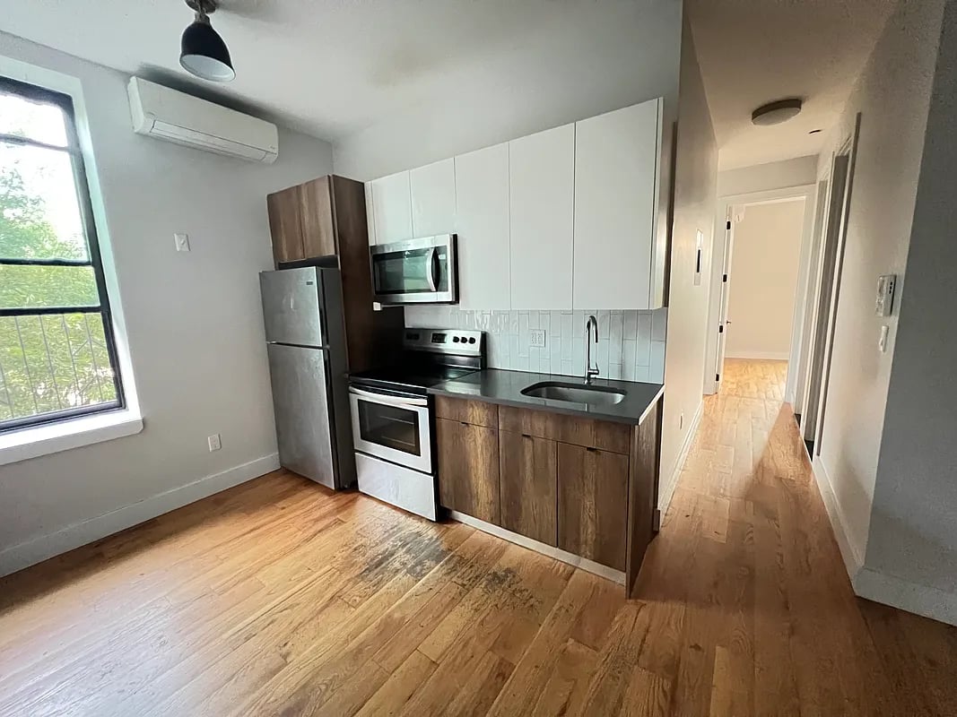  483 Evergreen Ave 3R