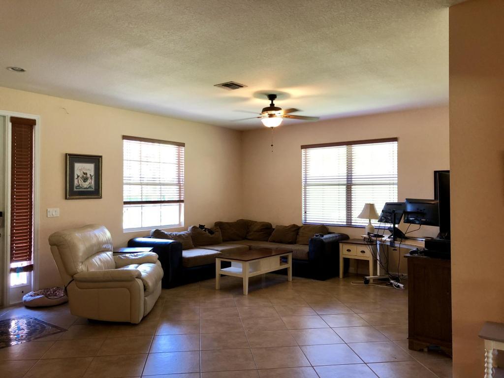 5520 SW Gray Fox Dr