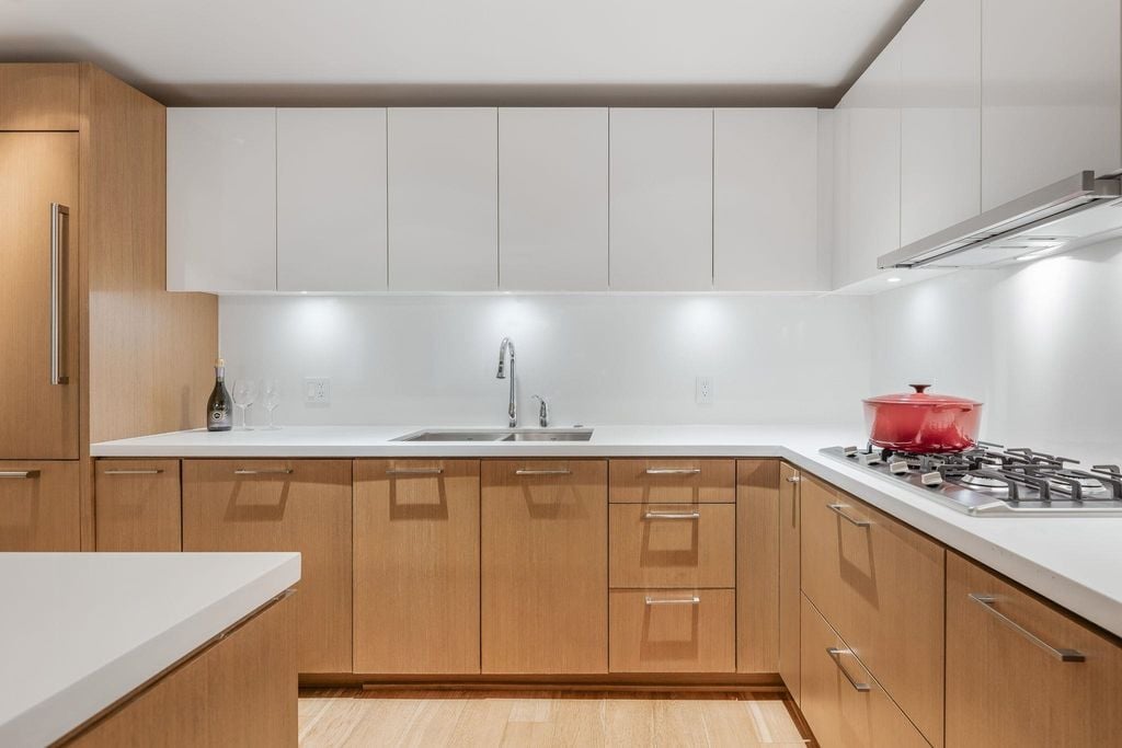 888 Arthur Erickson Pl, #404