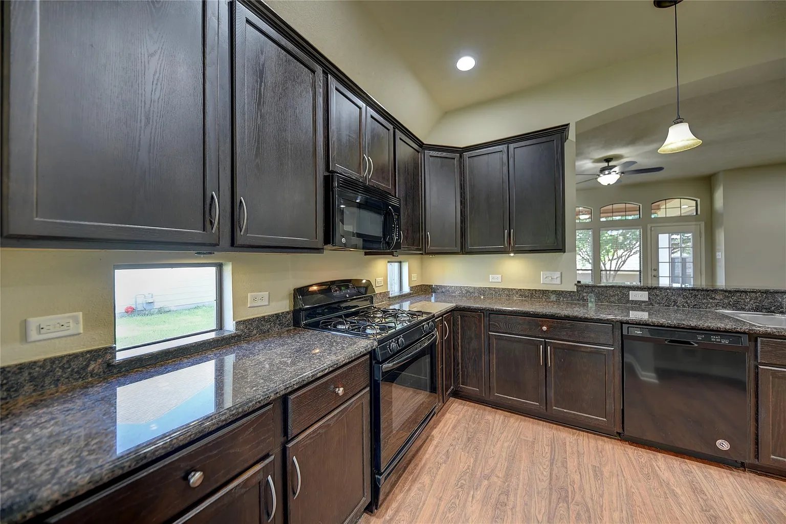 802 Wintersong Dr