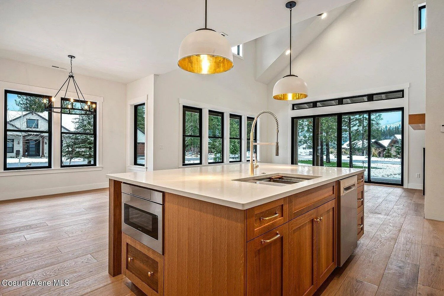 428 W Beach Ct