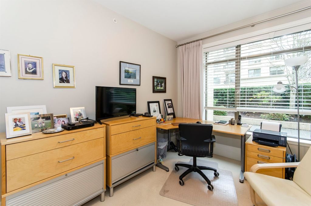 533 Waters Edge Cres, #103