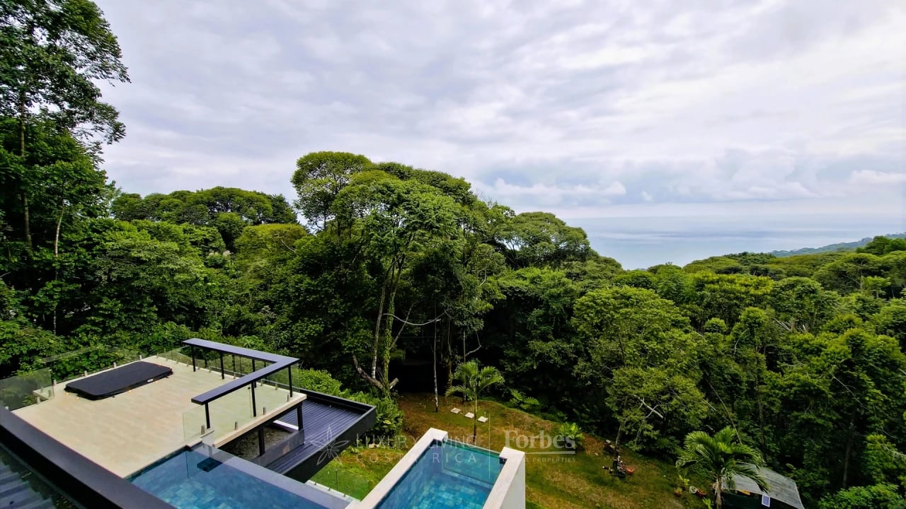 21094N - Luxury Ocean-View Villa in Costa Verde - The Jade Horizon