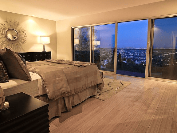 2158 Sunset Plaza Dr