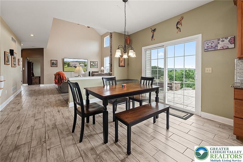 2912 SILVER CREEK CIRCLE