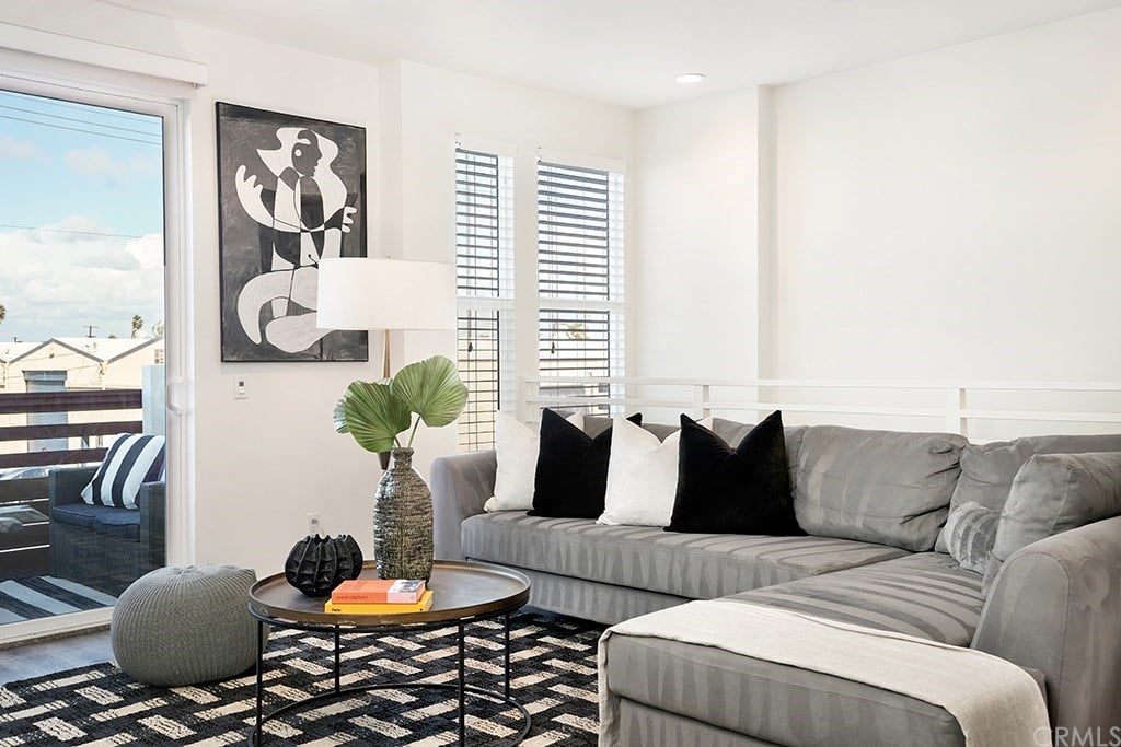 661 W 17th St, Unit 19