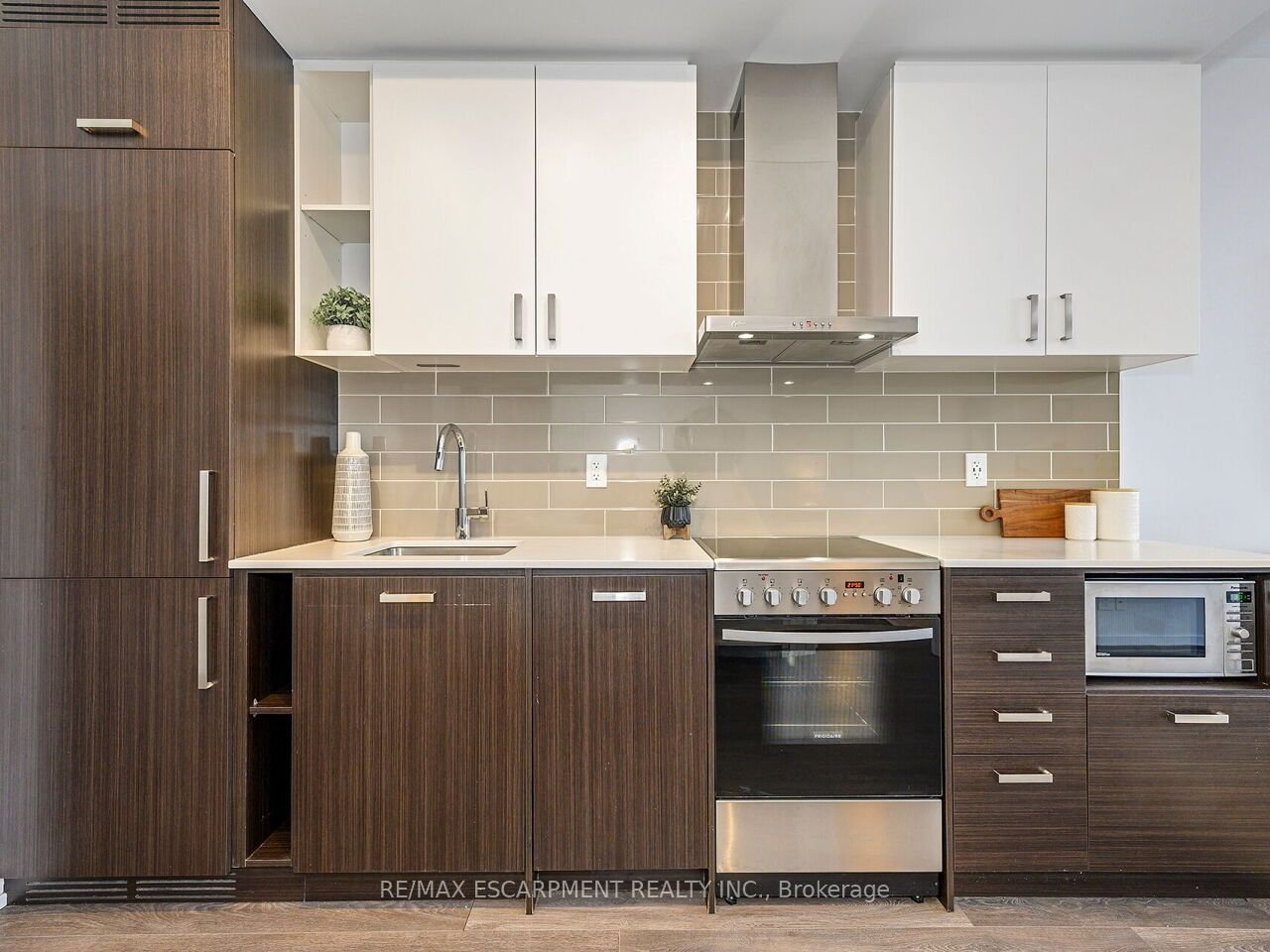 BEGINNER LUXURY IN MIDTOWN 