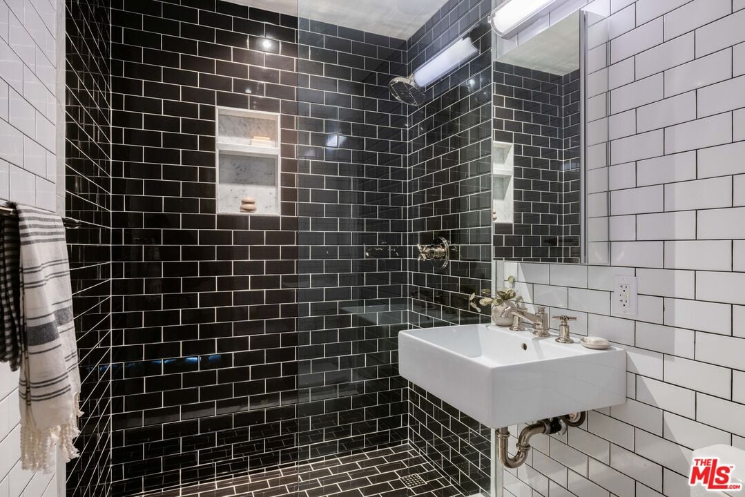 Crownfall Reserve, Edwin Dr, 90046