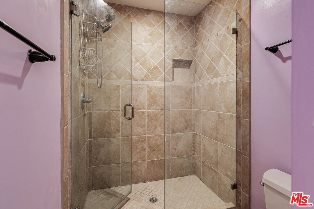 8535 W West Knoll Dr, #103