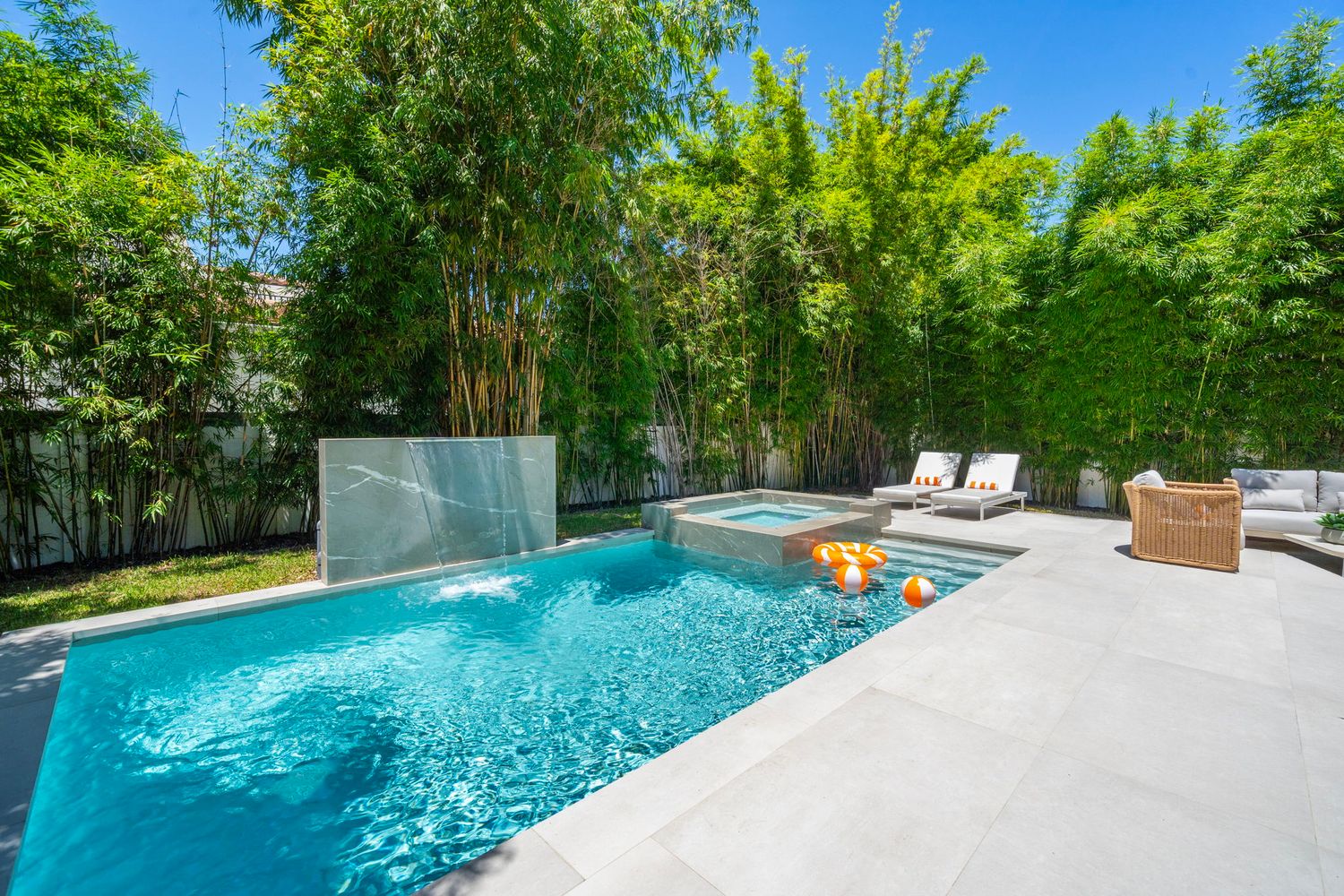 325 W 63rd St
