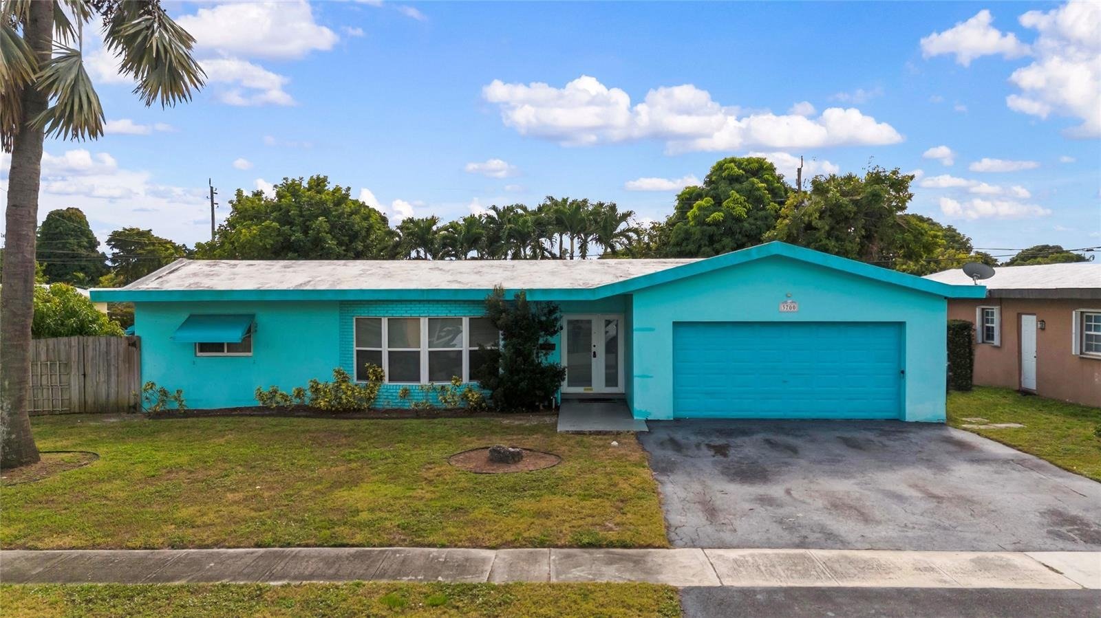 3700 NW 25th St