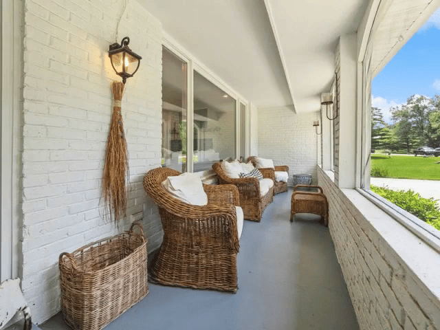 Charming Single-Family Home in Barrington, IL | 125 Deerpath Road | Judy Gibbons Group