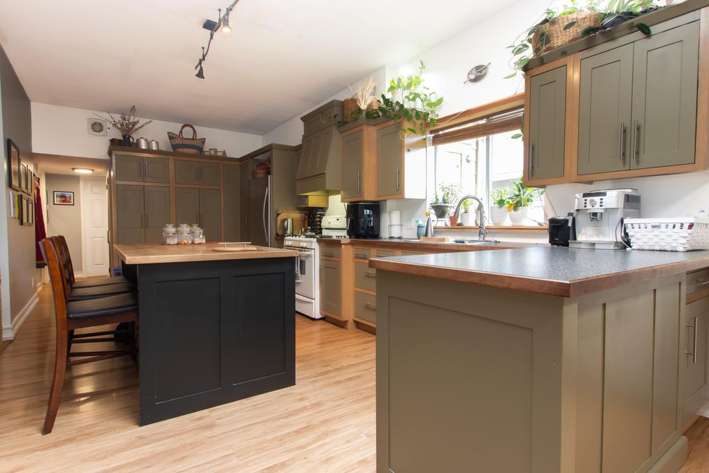 26 Bracken Pkwy