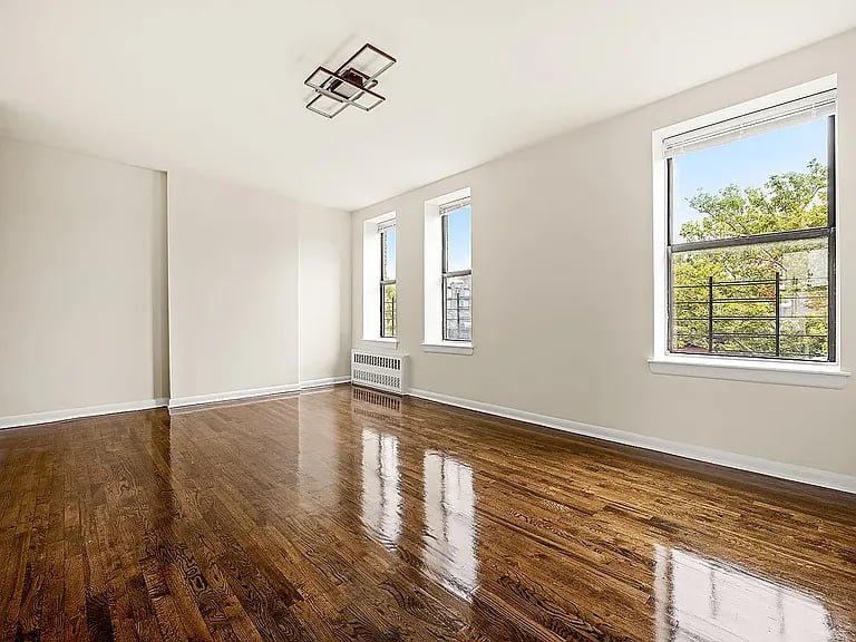 70 Patchen Ave Ste 3D