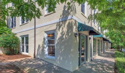 1001 E Market St, #1
