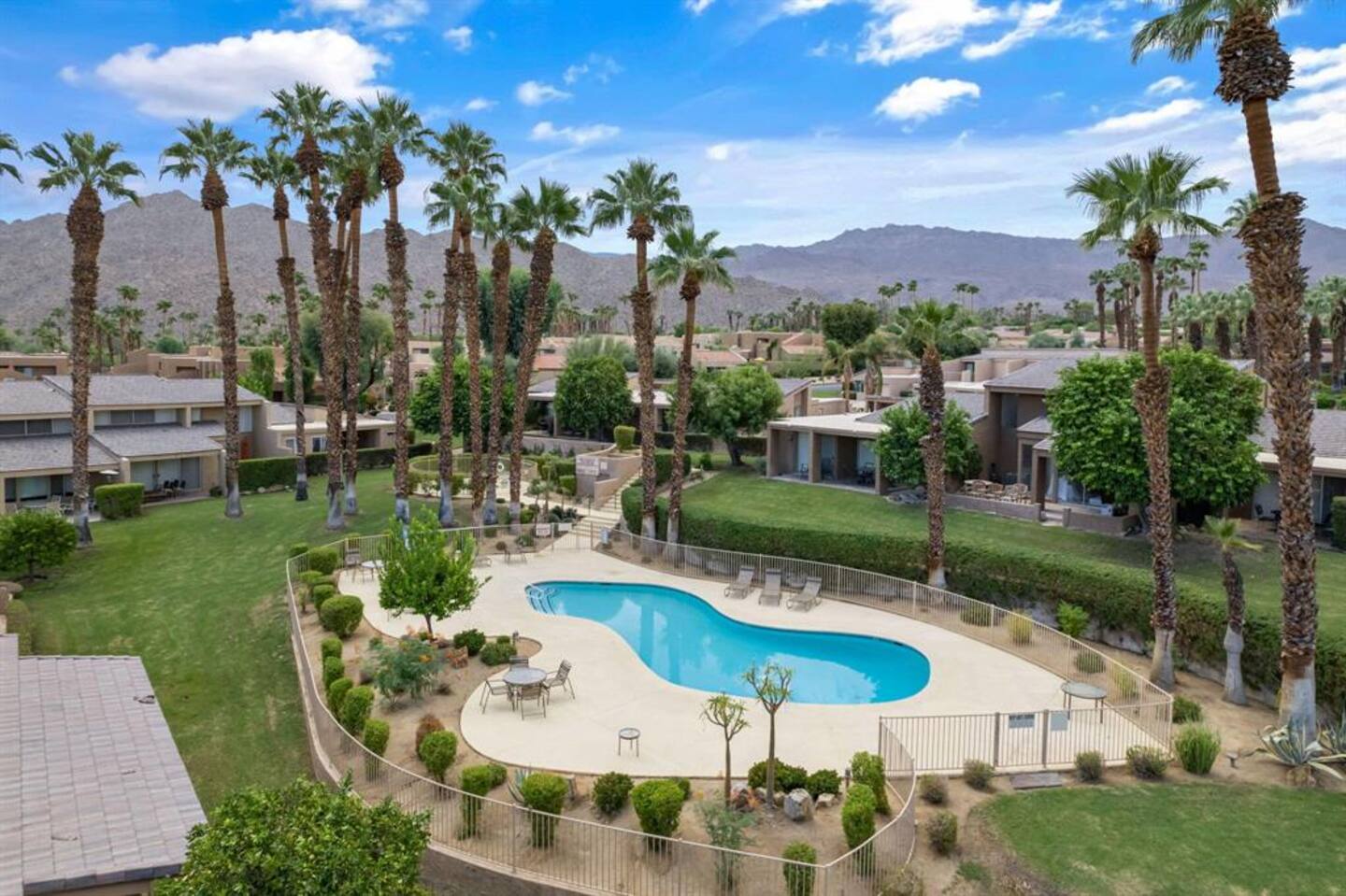 Foxtail Luxe Retreat