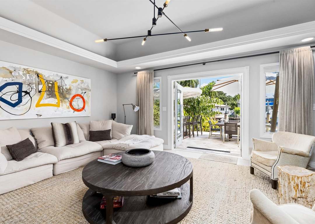 166 Royal Palm Dr