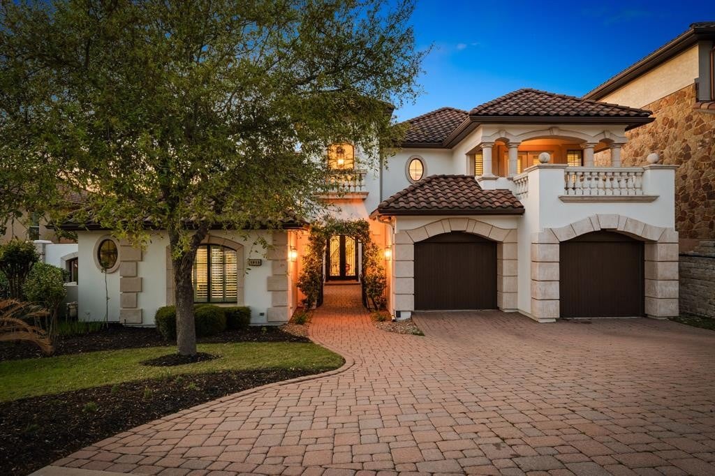 Sold in Lake Pointe