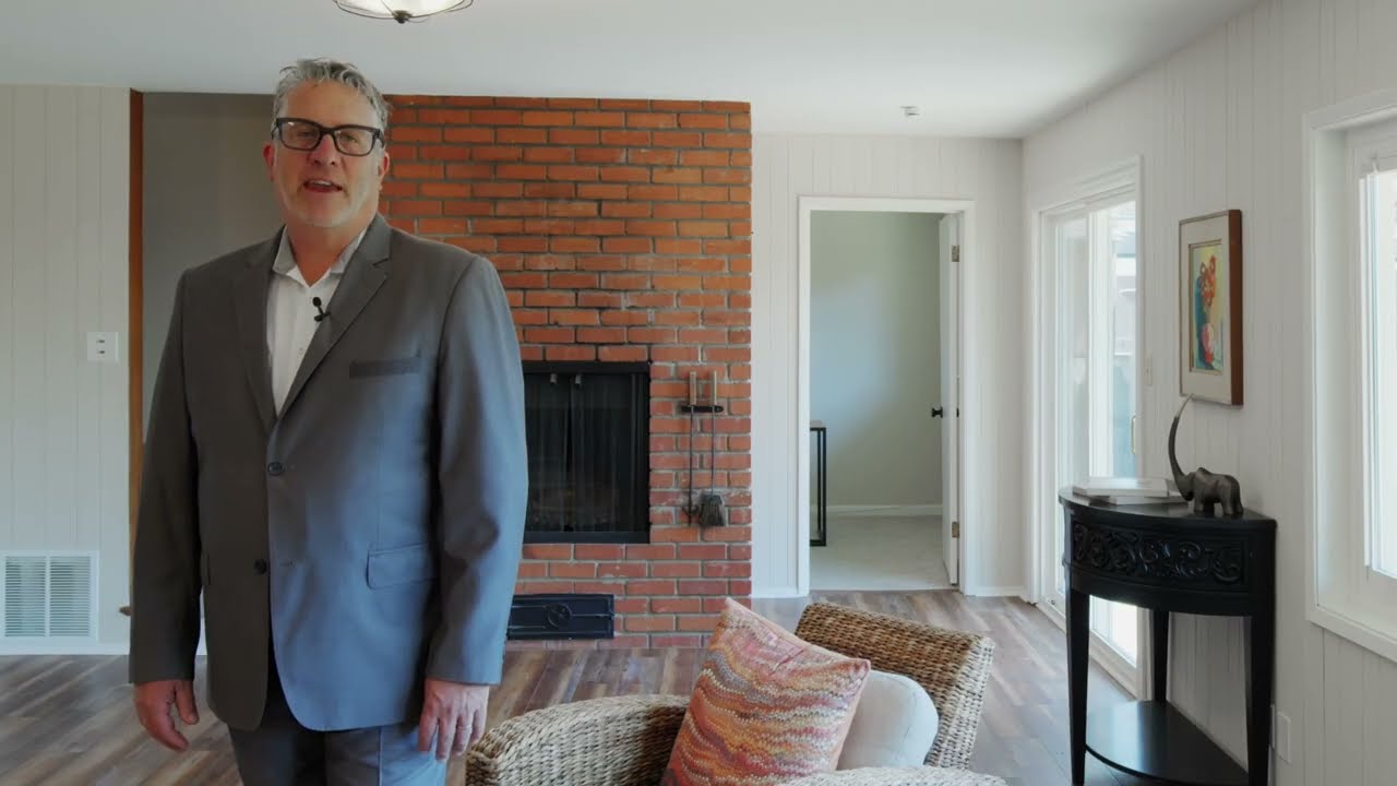 3378 Revere Ave Sheffield Village/Oakland Mid-century in the Village!