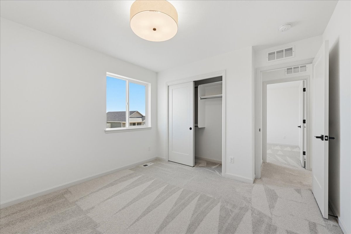 15 Snowcap Dr Windsor