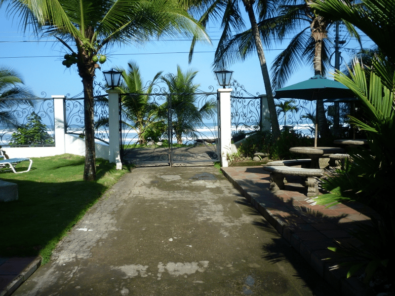Beachfront Hotel in South Jaco Beach