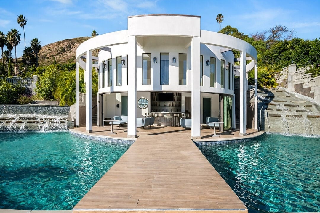 Vireon Pavilion, Pacific Coast Hwy, 90265